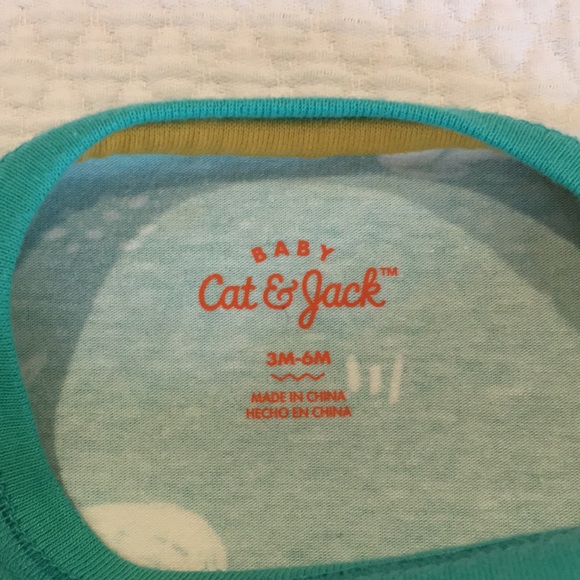 Cat & Jack Short Sleeved Onesie - Picture 4 of 5